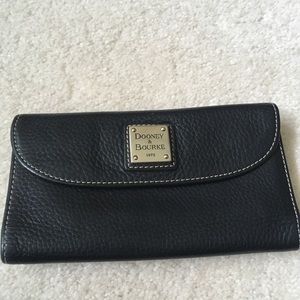 Fabulous Dooney&Bourke black wallet
